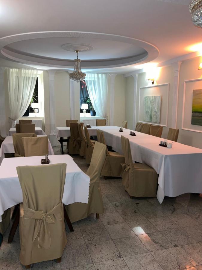 Gosciniec Asticus Bed & Breakfast Jaroslaw Exterior photo