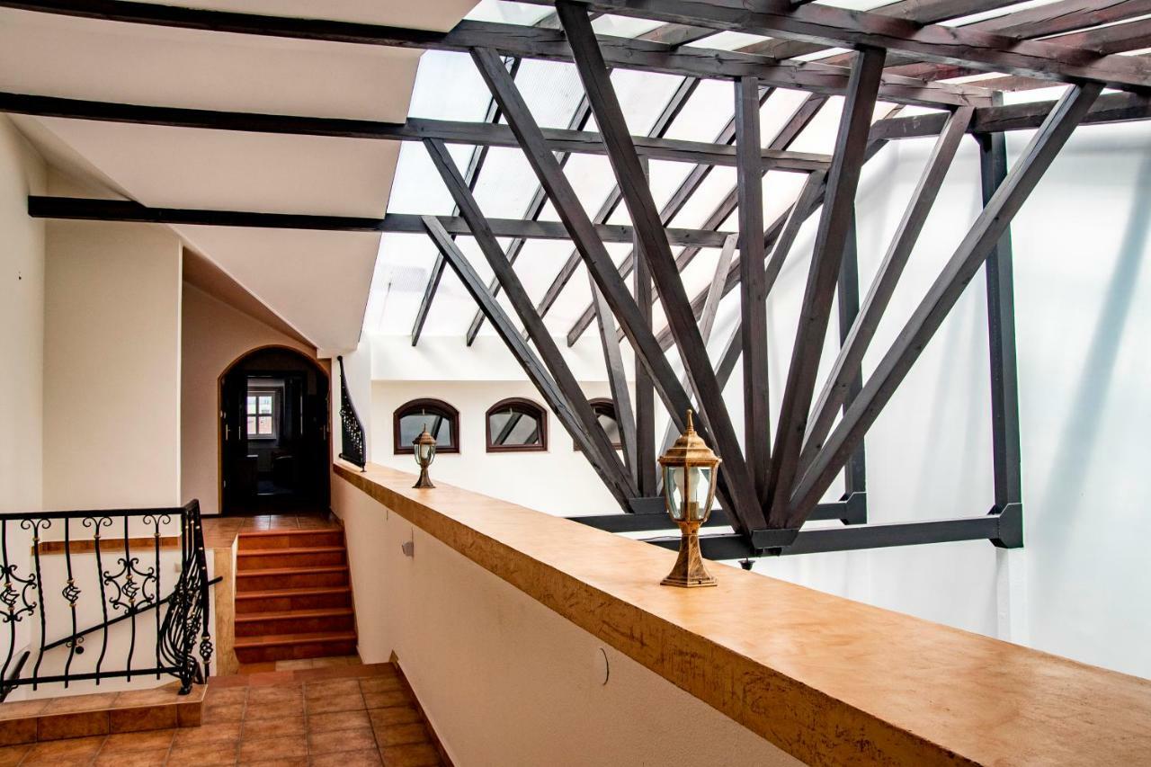 Gosciniec Asticus Bed & Breakfast Jaroslaw Exterior photo