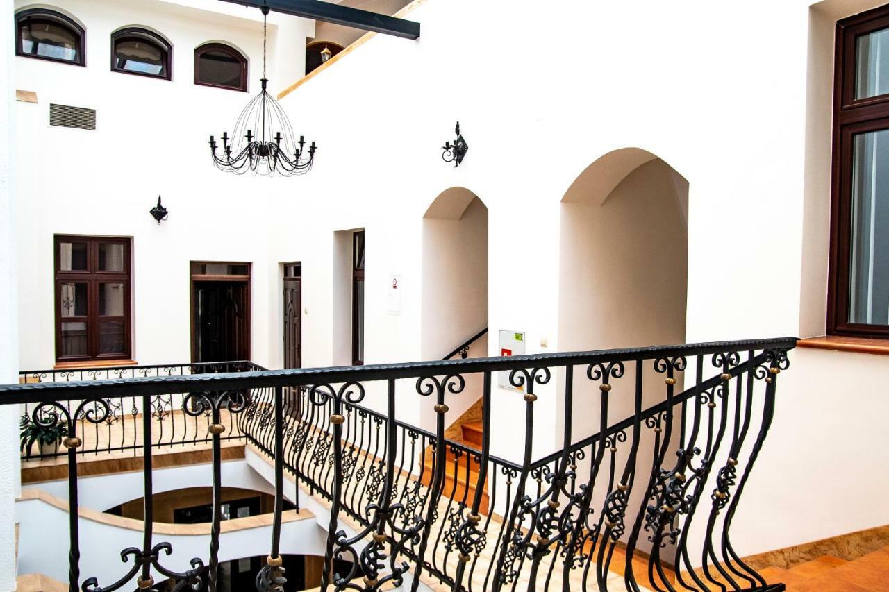 Gosciniec Asticus Bed & Breakfast Jaroslaw Exterior photo