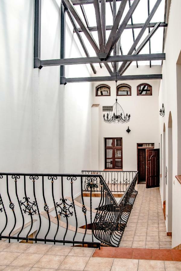 Gosciniec Asticus Bed & Breakfast Jaroslaw Exterior photo